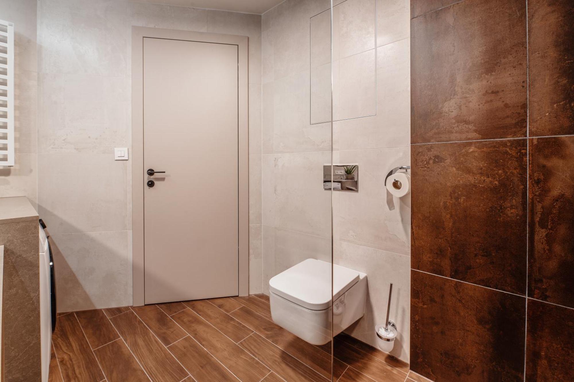 Premium Suite, River & Old Town View,free Parking Apartmán